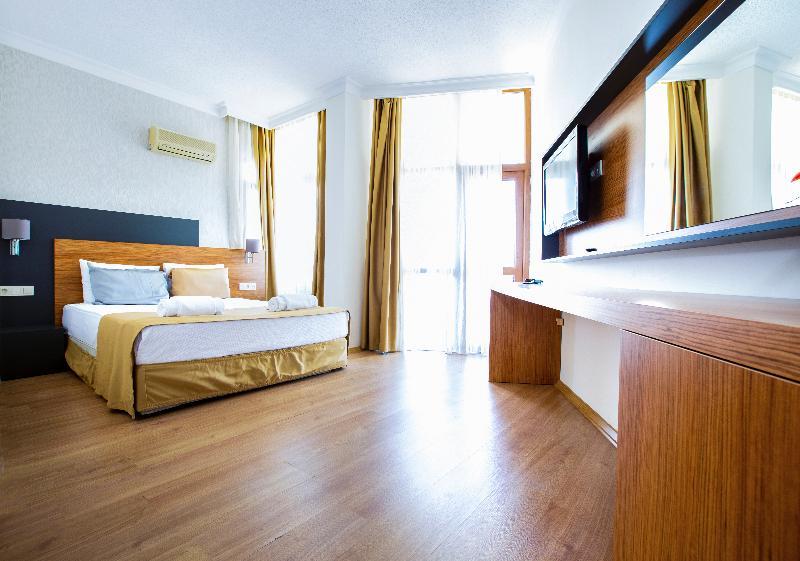 Club Delfin Otel
